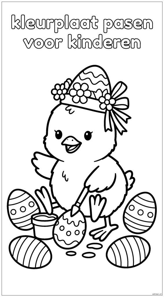 Babykuiken met een paasmutsje terwijl hij eieren schildert met zijn pootjes